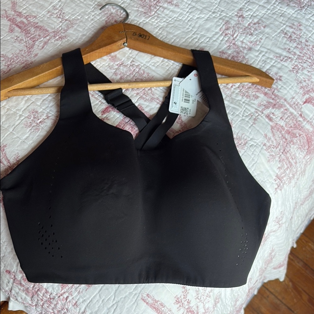 NWT Lululemon Black Racerback Sports Bra High-Impact